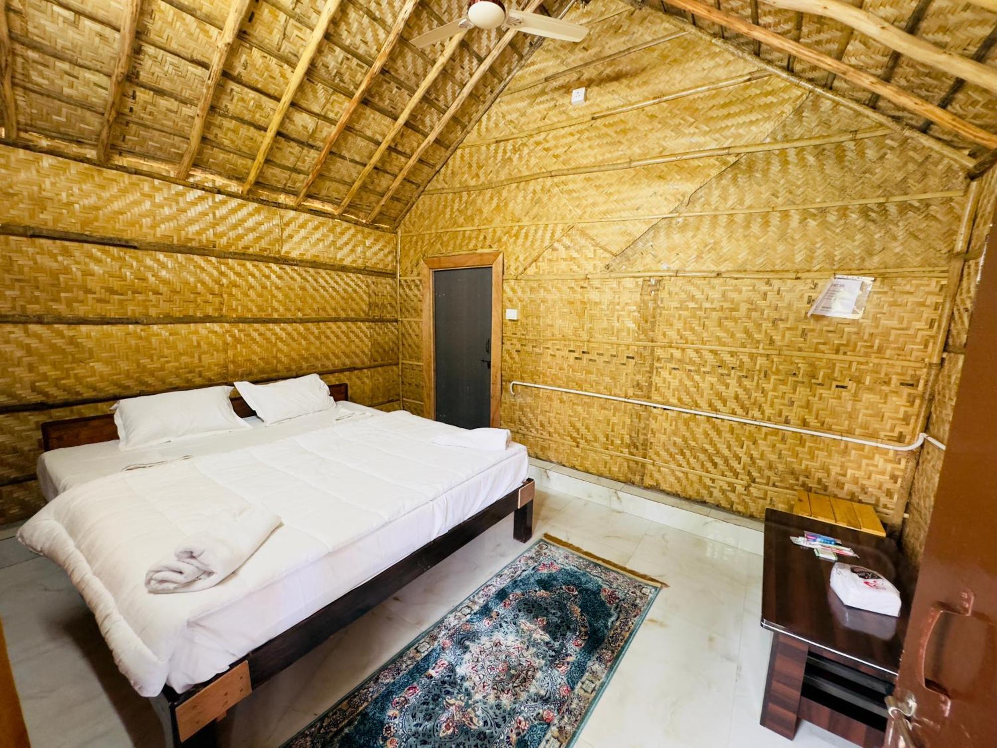 Tamarind Tree Way Side Amenities Hotel Hospet Exterior foto